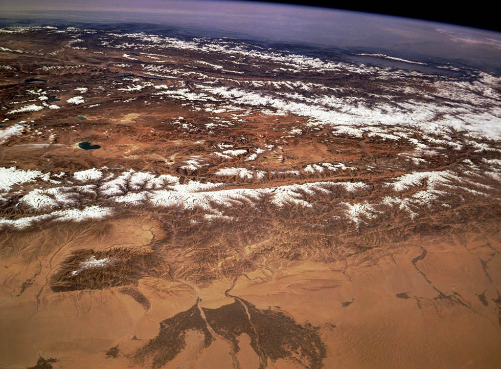 12earthsp23.jpg