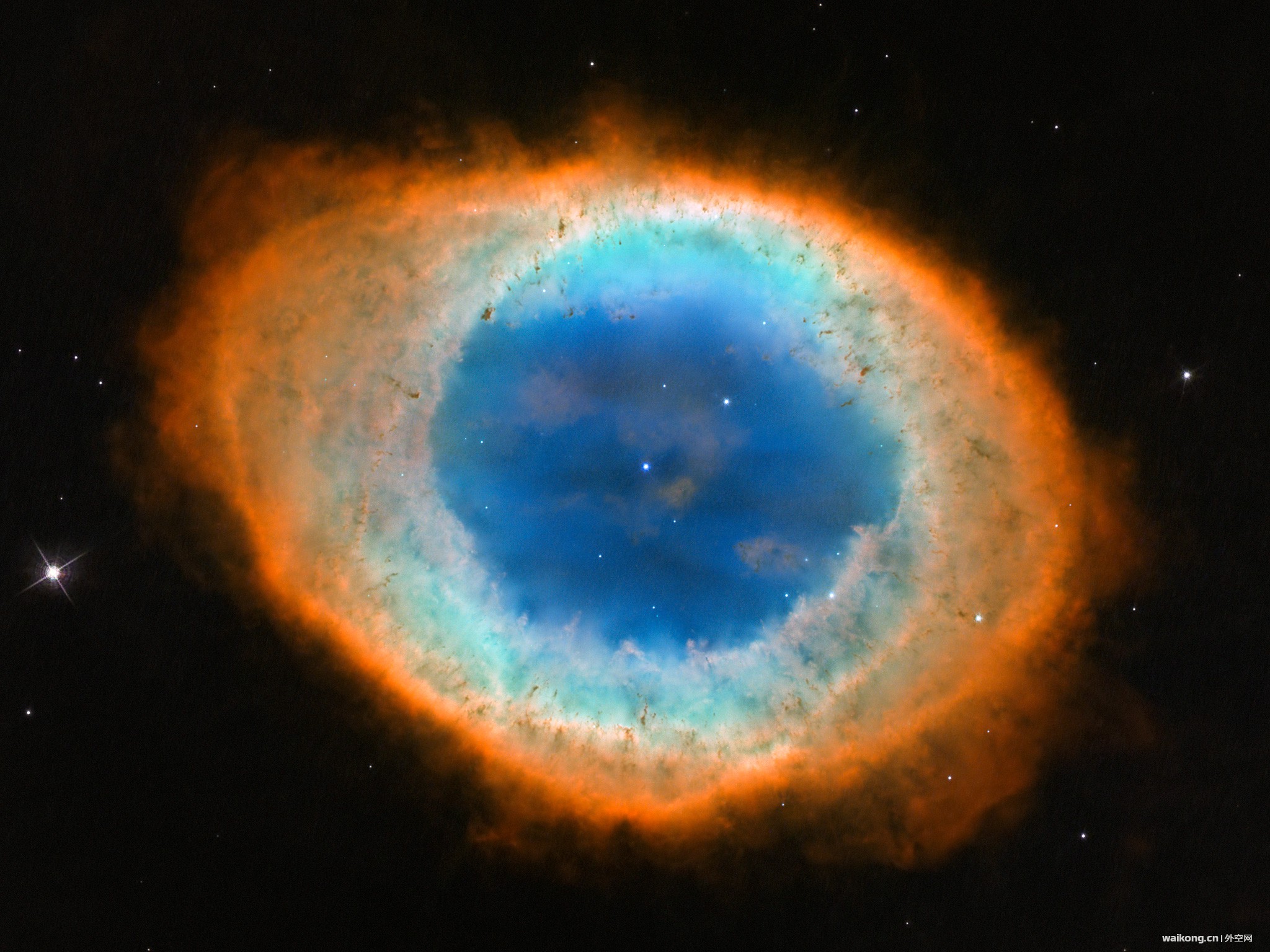 Hubble image of the Ring Nebula (Messier 57).jpg