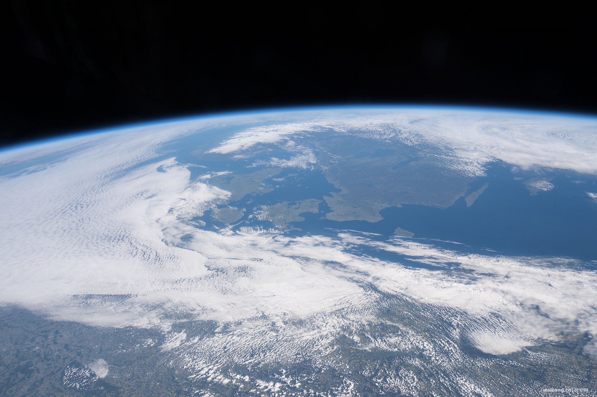 22094240-2455.jpg