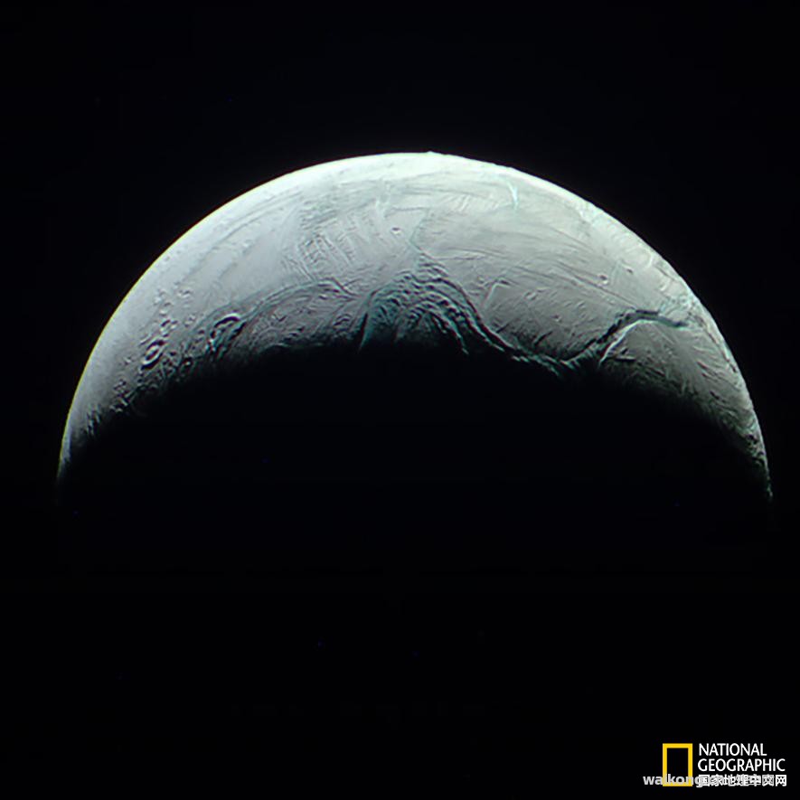 它绕着土星飞呀飞，拍摄了45万多张图像，照片太美了-14.jpg