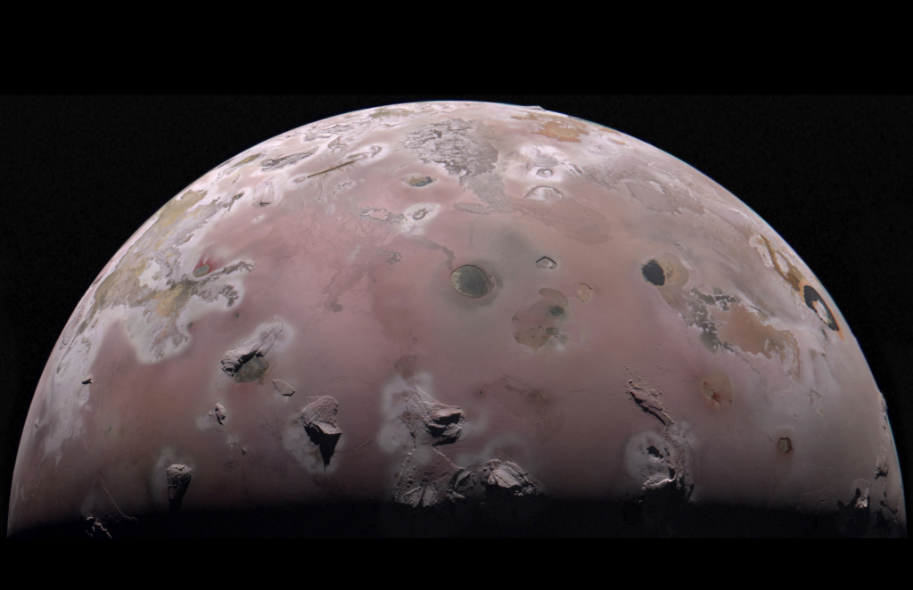 1-pia26484-io-north-polar-region.webp