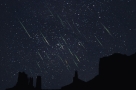 纪念碑谷的狮子座流星雨