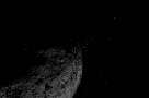 小行星本努喷射出砂砾>