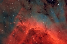 鹈鹕星云的云柱和喷流