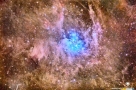 深空影像中的昴宿星团和尘埃