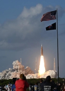 NASA发射阿尔忒弥斯载人绕月球任务