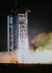 长征二号丁成功发射高光谱综合观测卫星