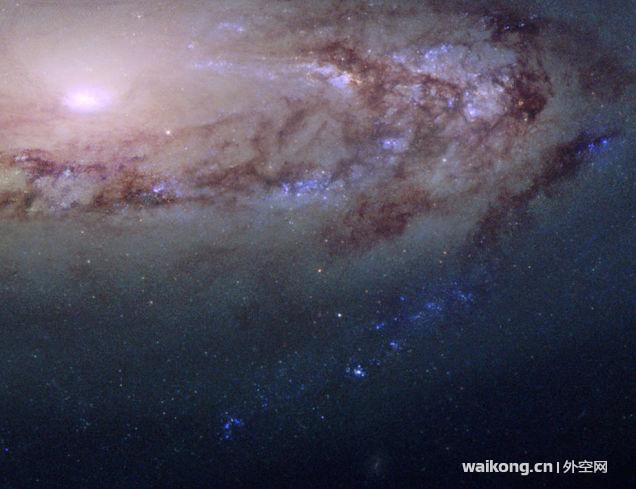 哈勃望远镜拍摄的12张不可思议的星系和星云图片-9.jpg