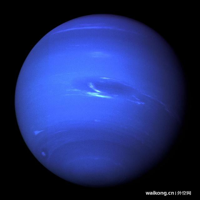 海王星再现神秘大黑斑，证实存在大气涡旋-3.jpg